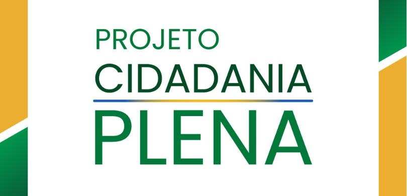 Banner em fundo branco, onde se lê Projeto Cidadania Plena com uma faixa multicolorida entre as ...